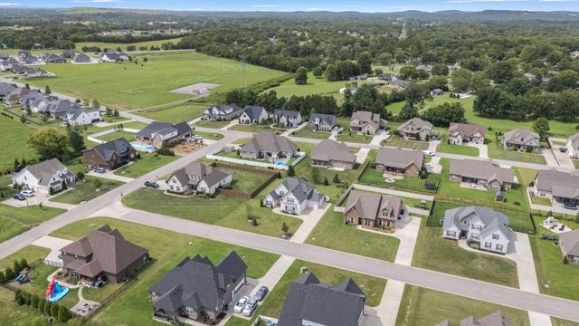 1707 Day Flower Dr, Murfreesboro, TN 37130