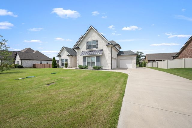 1707 Day Flower Dr, Murfreesboro, TN 37130