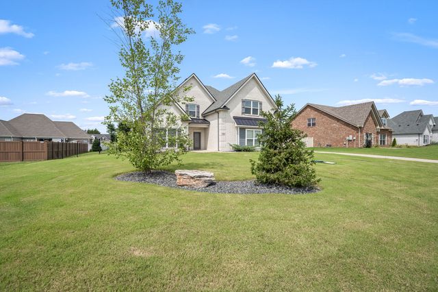 1707 Day Flower Dr, Murfreesboro, TN 37130