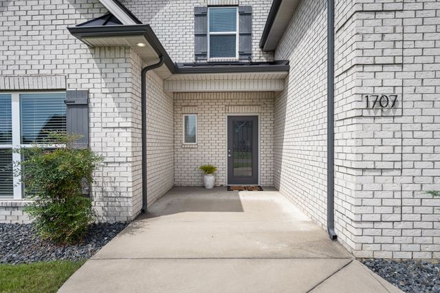 1707 Day Flower Dr, Murfreesboro, TN 37130