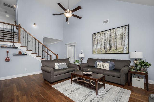 1707 Day Flower Dr, Murfreesboro, TN 37130