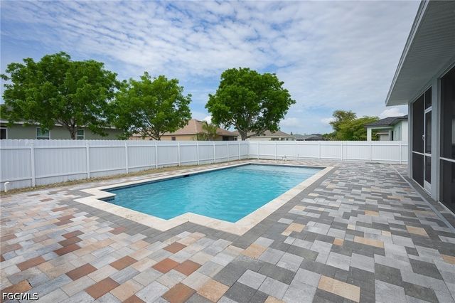 1802 NW 20th TER, Cape Coral, FL 33993
