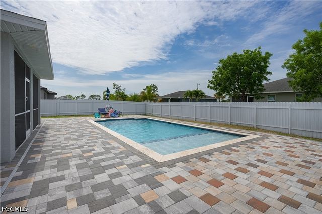 1802 NW 20th TER, Cape Coral, FL 33993