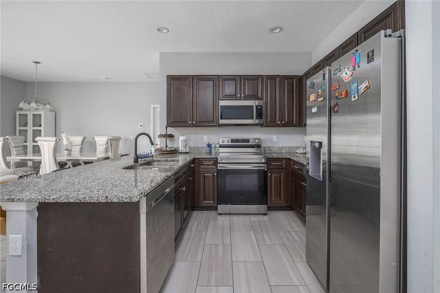 1802 NW 20th TER, Cape Coral, FL 33993