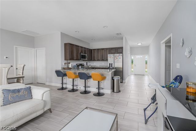 1802 NW 20th TER, Cape Coral, FL 33993