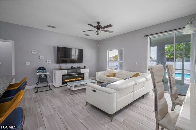 1802 NW 20th TER, Cape Coral, FL 33993