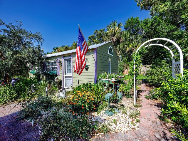 335 SIMPSON, Mount Dora, FL 32757