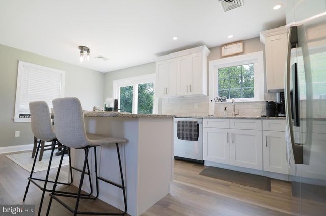 28 FREDERICK RD, Coatesville, PA 19320