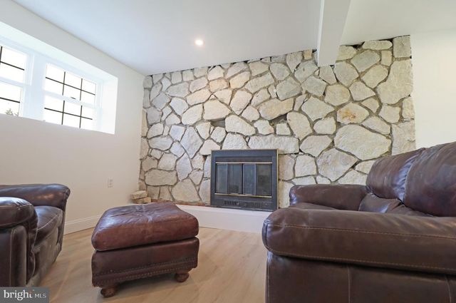 28 FREDERICK RD, Coatesville, PA 19320