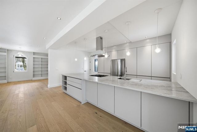 75 Highwood Avenue, Tenafly, NJ 07670