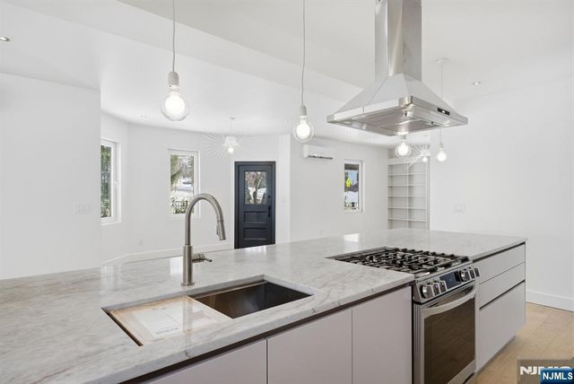 75 Highwood Avenue, Tenafly, NJ 07670