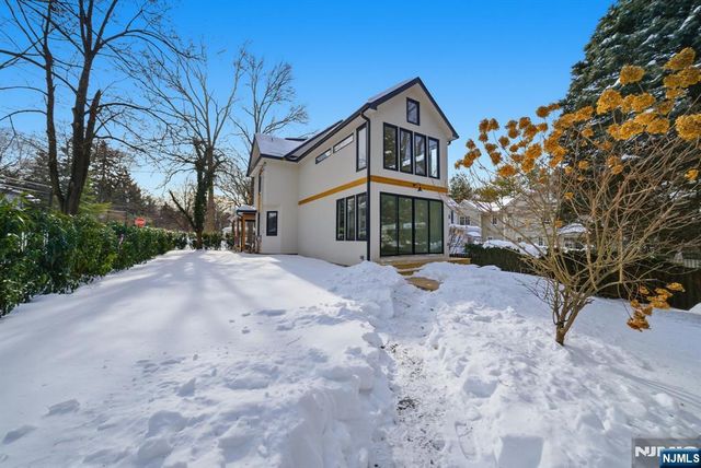 75 Highwood Avenue, Tenafly, NJ 07670