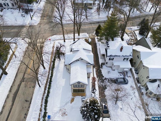 75 Highwood Avenue, Tenafly, NJ 07670