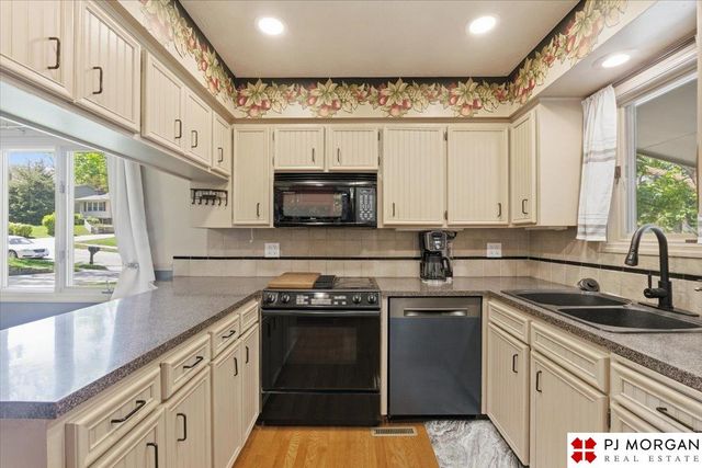 4935 N 114th Street, Omaha, NE 68164