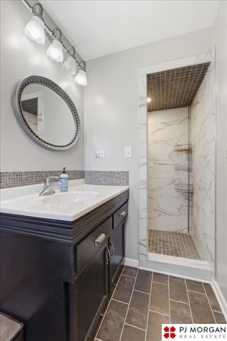 4935 N 114th Street, Omaha, NE 68164