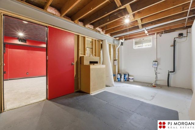 4935 N 114th Street, Omaha, NE 68164