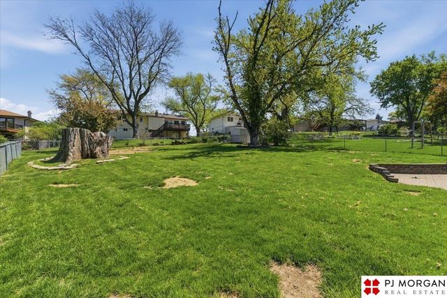 4935 N 114th Street, Omaha, NE 68164