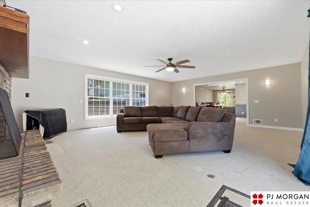 4935 N 114th Street, Omaha, NE 68164