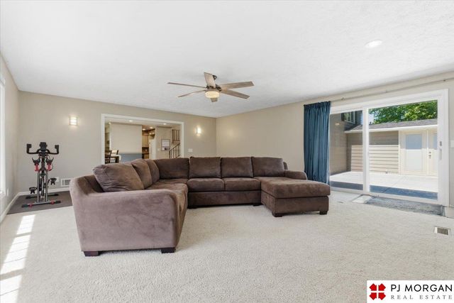 4935 N 114th Street, Omaha, NE 68164