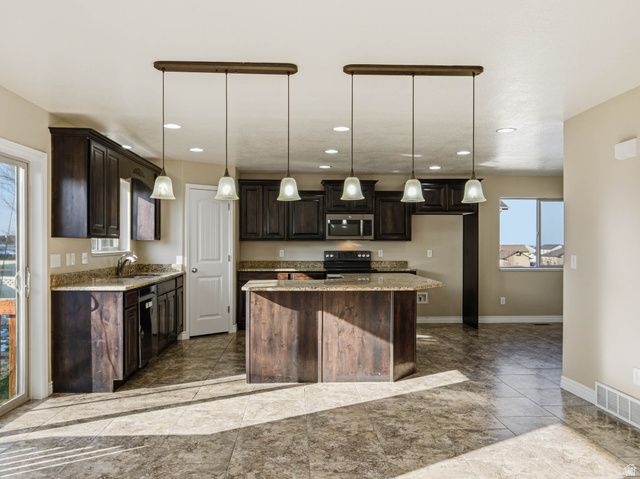 279 E 2150 N, North Ogden, UT 84414