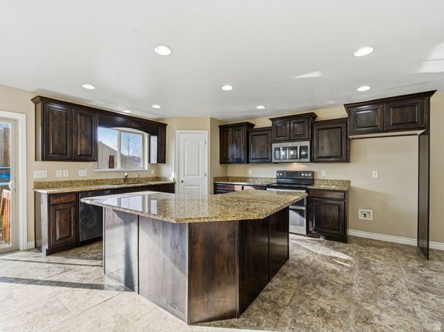 279 E 2150 N, North Ogden, UT 84414