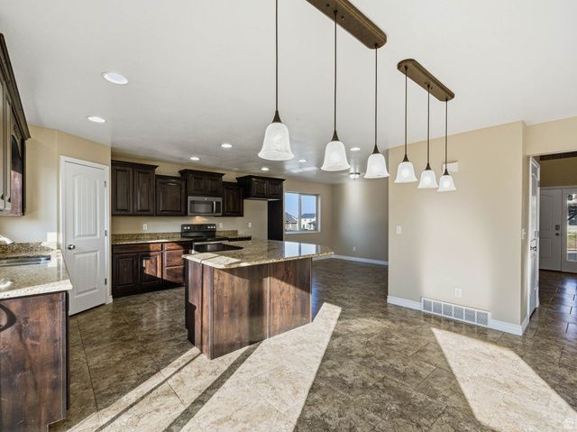 279 E 2150 N, North Ogden, UT 84414