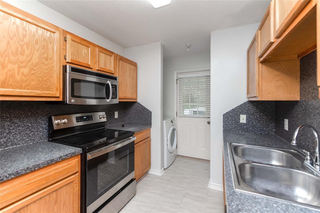 10680 Royal York Drive, Conroe, TX 77303