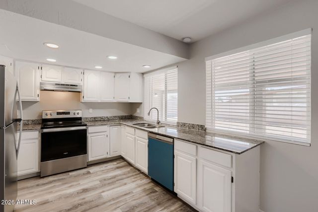 1727 W VILLA THERESA Drive, Phoenix, AZ 85023