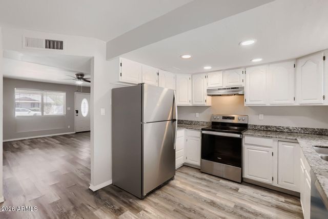 1727 W VILLA THERESA Drive, Phoenix, AZ 85023