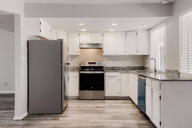 1727 W VILLA THERESA Drive, Phoenix, AZ 85023