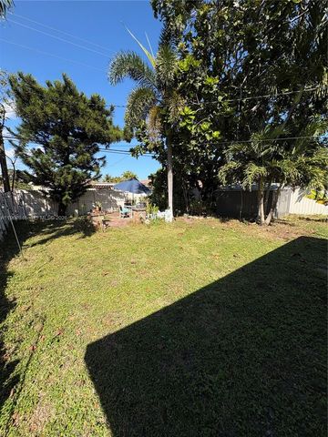 1655 NE 175th St, North Miami Beach, FL 33162