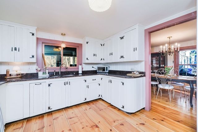 429 South St, Holliston, MA 01746