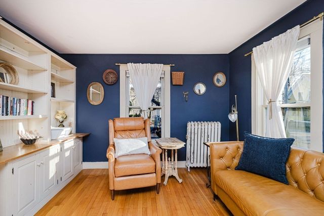 429 South St, Holliston, MA 01746