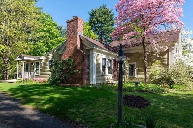 429 South St, Holliston, MA 01746