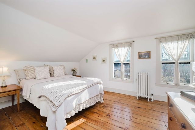 429 South St, Holliston, MA 01746