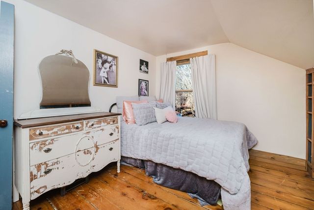 429 South St, Holliston, MA 01746