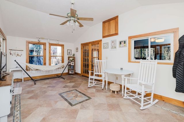 429 South St, Holliston, MA 01746