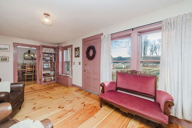 429 South St, Holliston, MA 01746