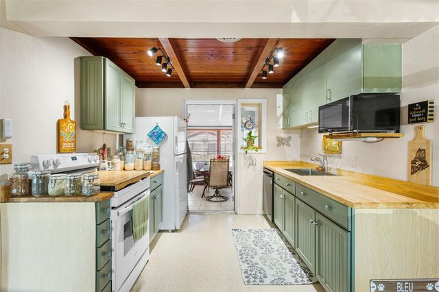 70 W FRAY STREET, Englewood, FL 34223