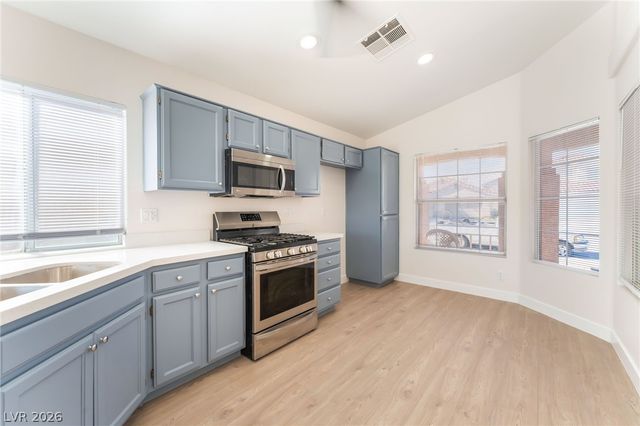 1240 Strike Jumper Court, Las Vegas, NV 89108