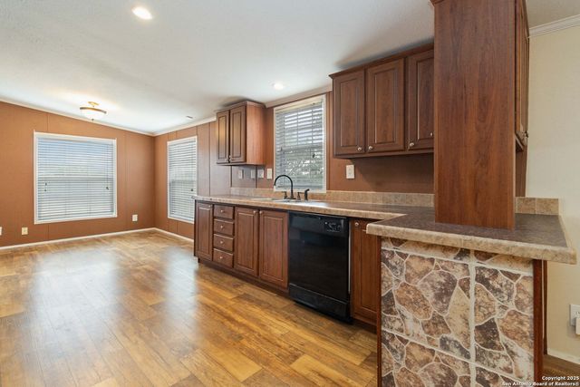 279 Ute, Bandera, TX 78003
