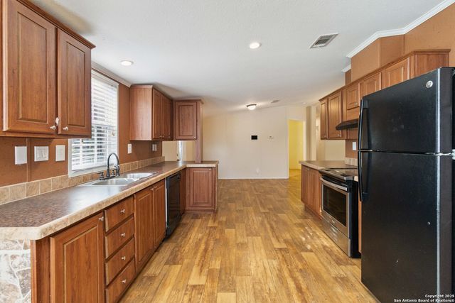 279 Ute, Bandera, TX 78003