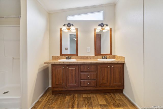 279 Ute, Bandera, TX 78003