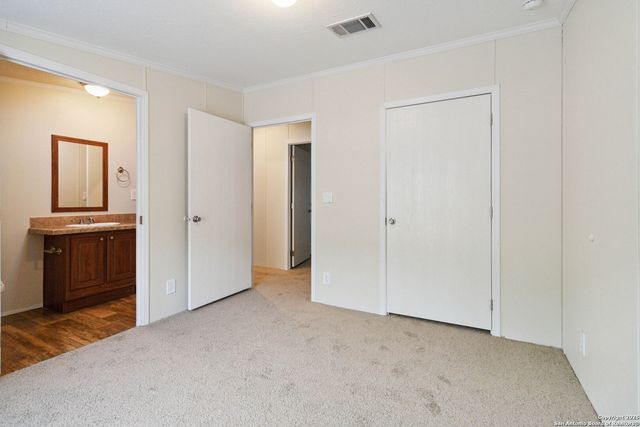 279 Ute, Bandera, TX 78003