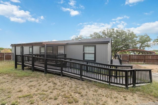 279 Ute, Bandera, TX 78003