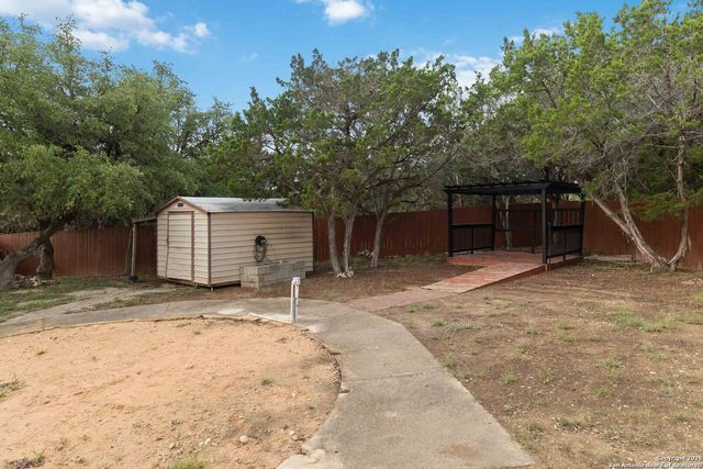 279 Ute, Bandera, TX 78003