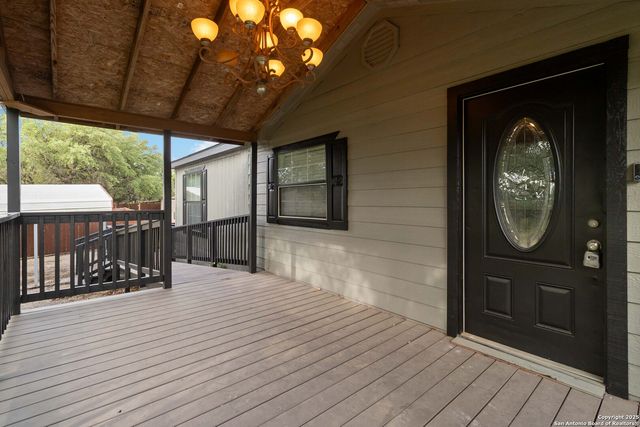 279 Ute, Bandera, TX 78003