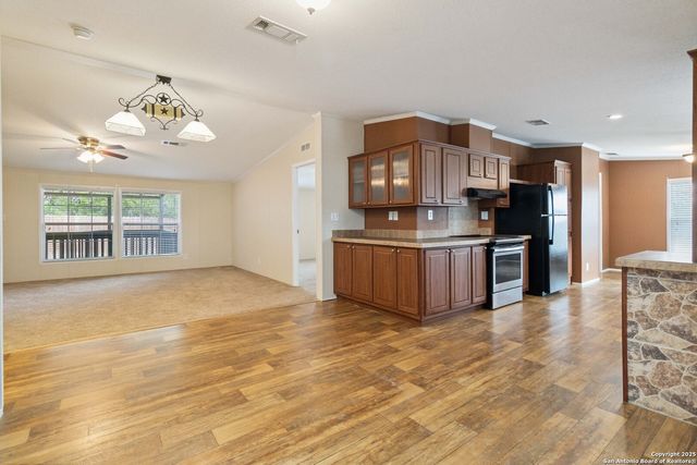 279 Ute, Bandera, TX 78003