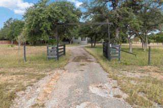 279 Ute, Bandera, TX 78003