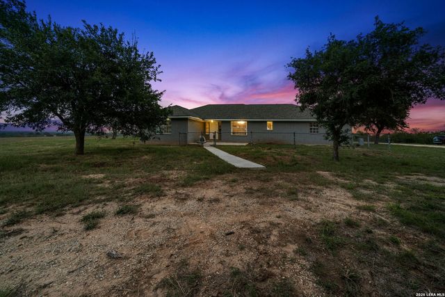 3727 Fm 467, Seguin, TX 78155